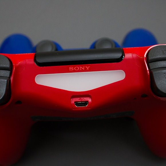 DualShock 4 Wireless Controller for PlayStation 4 - Red - Picture 3 of 3